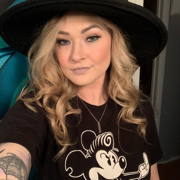 Meet your Posher, Jess - Picture 1 of 1